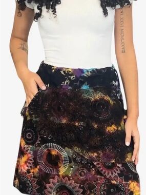 0030–NWT Women's Black Floral Mandala A-Line Skirt